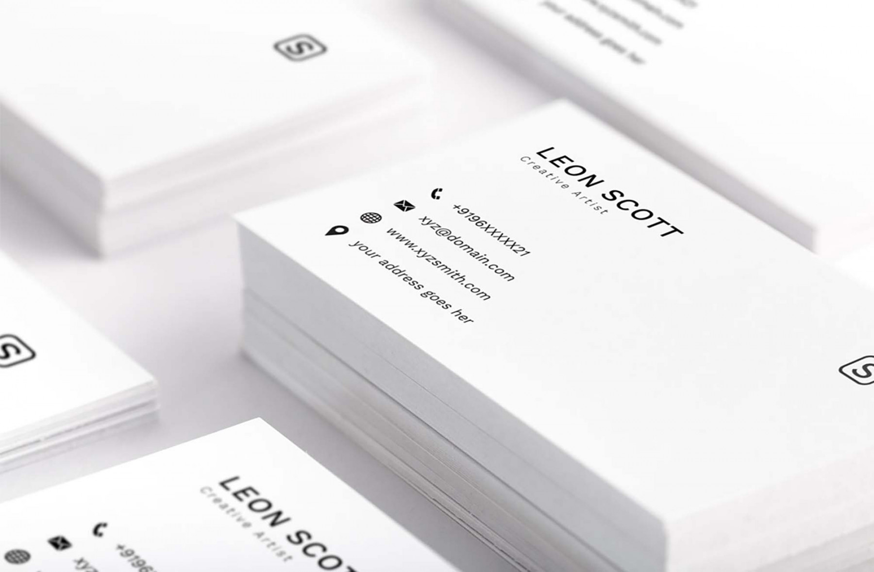 Free Minimal Elegant Business Card Template (PSD)